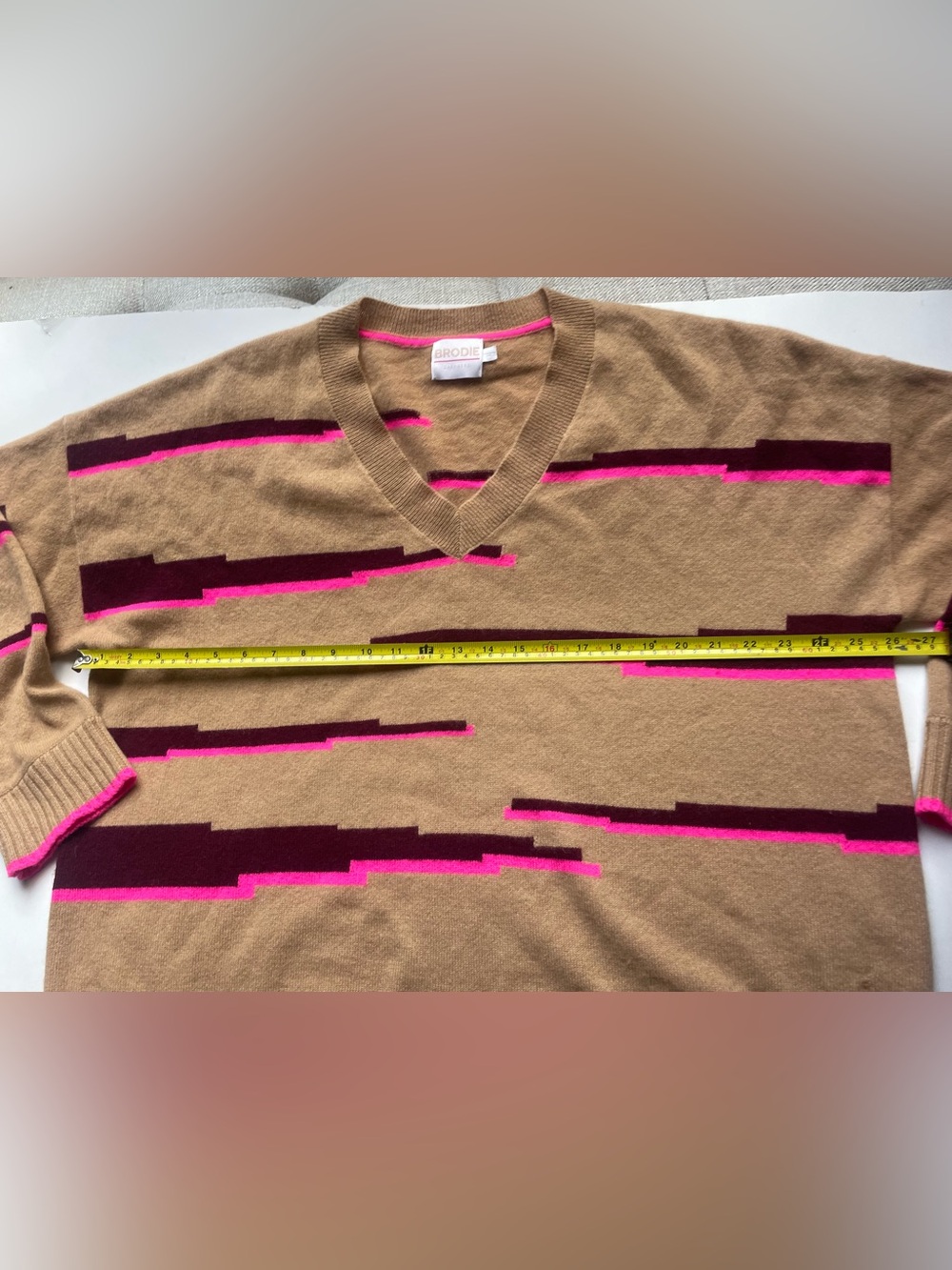 Brodie Cashmere 100% Cashmere Glitch Zebra Sweater Camel Pink V Neck Pullover - Picture 3 of 5